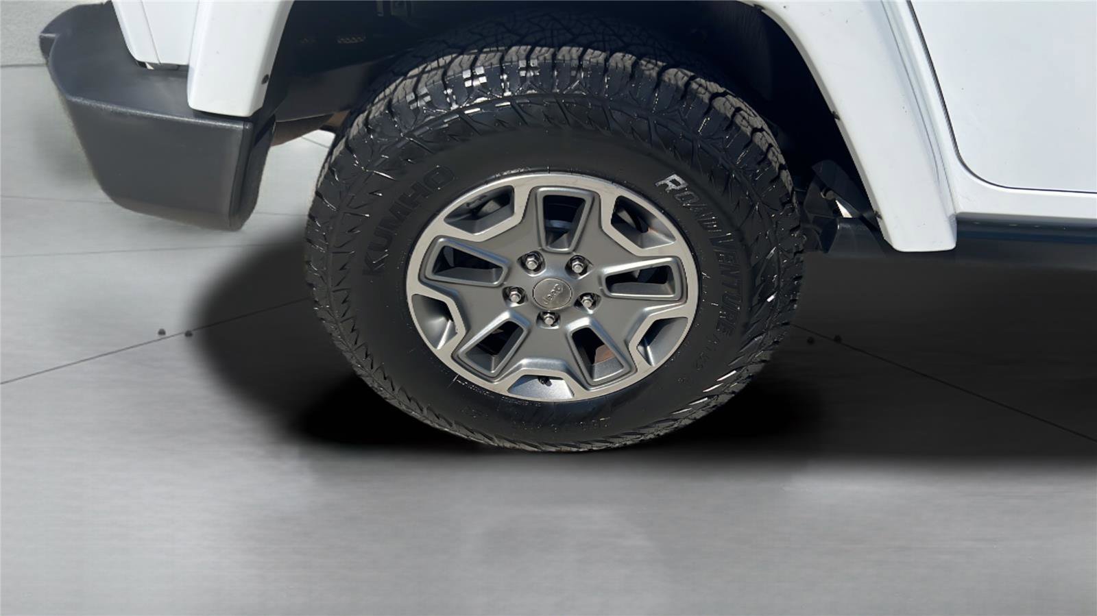 Used 2015 Jeep Wrangler Unlimited Rubicon image 15