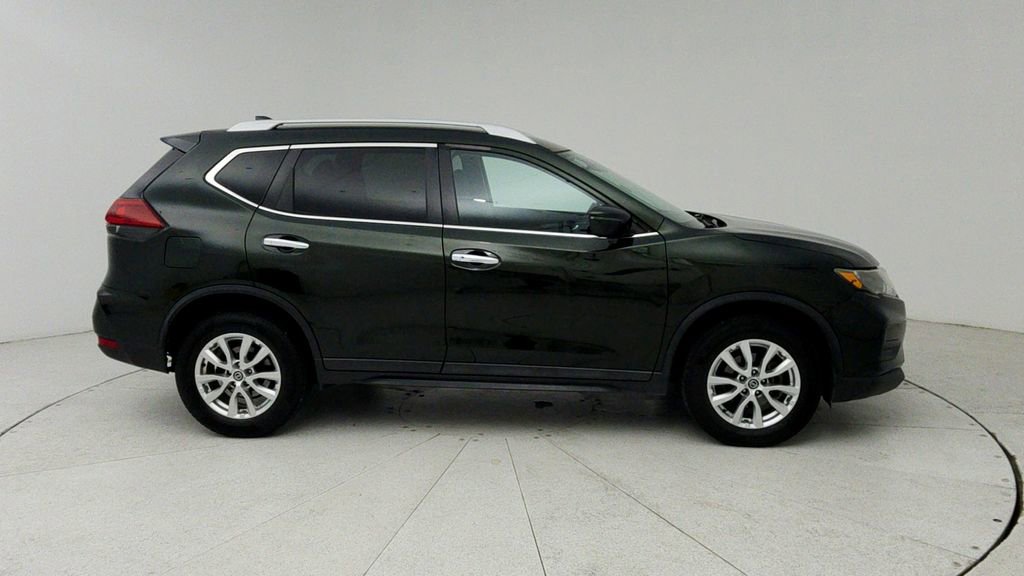 Used 2019 Nissan Rogue SV AWD/4WD image 9