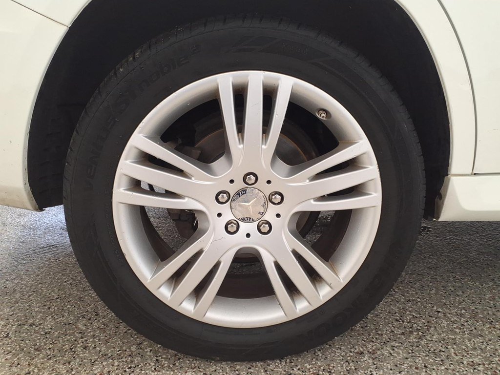 Used 2015 Mercedes-Benz GLK 350 4MATIC image 7