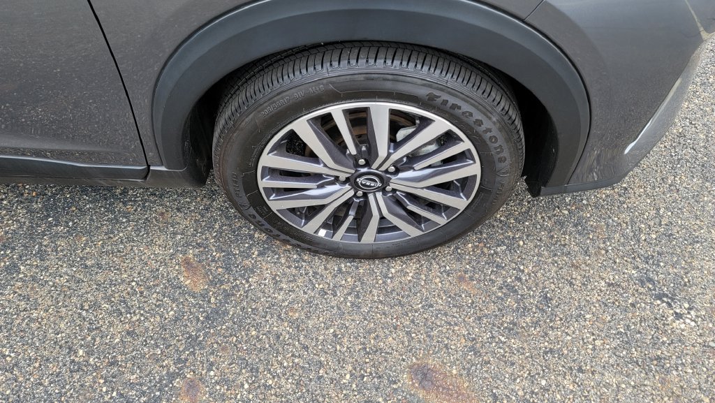 Used 2024 Nissan Kicks SV FWD image 15