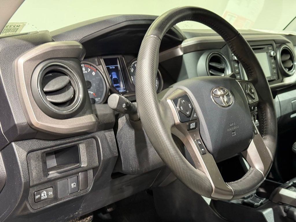 Certified 2019 Toyota Tacoma SR5 AWD/4WD image 15