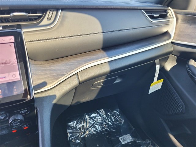 New 2025 Jeep Grand Cherokee Limited w/ Trailer Tow Package image 27