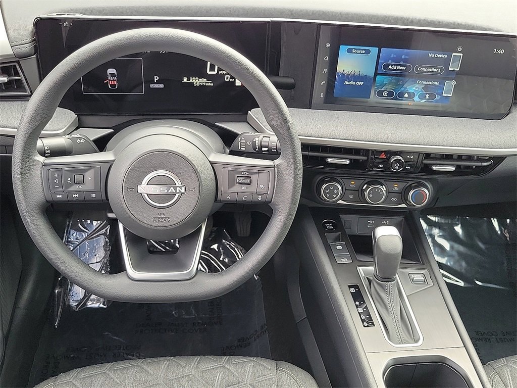 Certified 2025 Nissan Kicks SV image 3