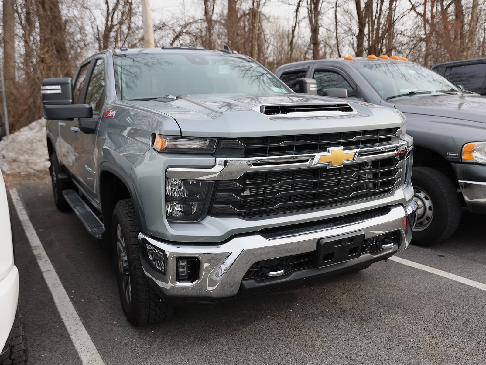 Used 2024 Chevrolet Silverado 2500 LT image 1