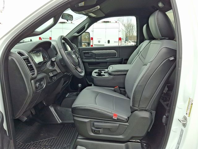 Used 2024 RAM 2500 Tradesman w/ Chrome Appearance Group image 8