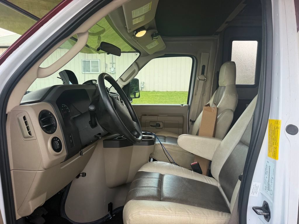 Used 2017 Ford E-450 and Econoline 450 Super Duty w/ Motorhome Prep Package RWD image 9