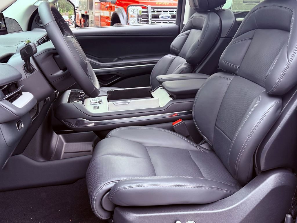 New 2025 Lincoln Navigator L Reserve AWD/4WD image 13