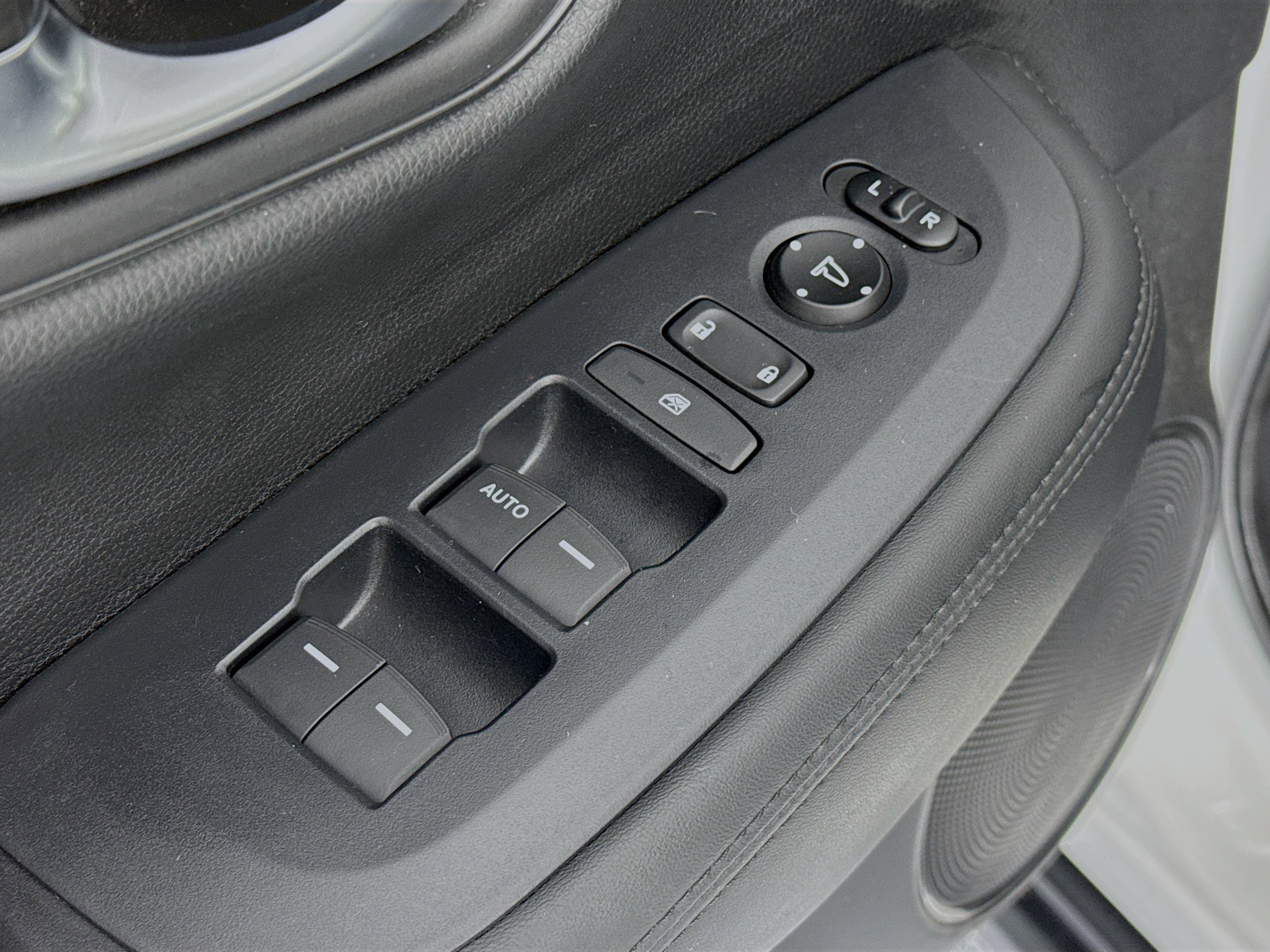 Certified 2023 Honda HR-V LX image 17