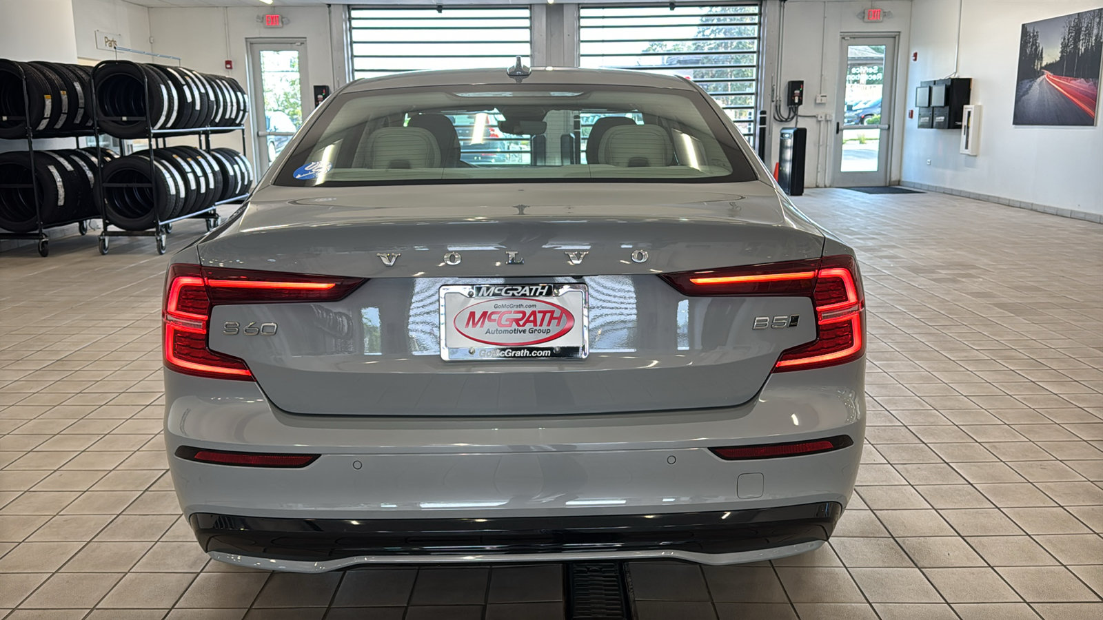 Used 2024 Volvo S60 B5 Plus w/ Climate Package AWD/4WD image 6