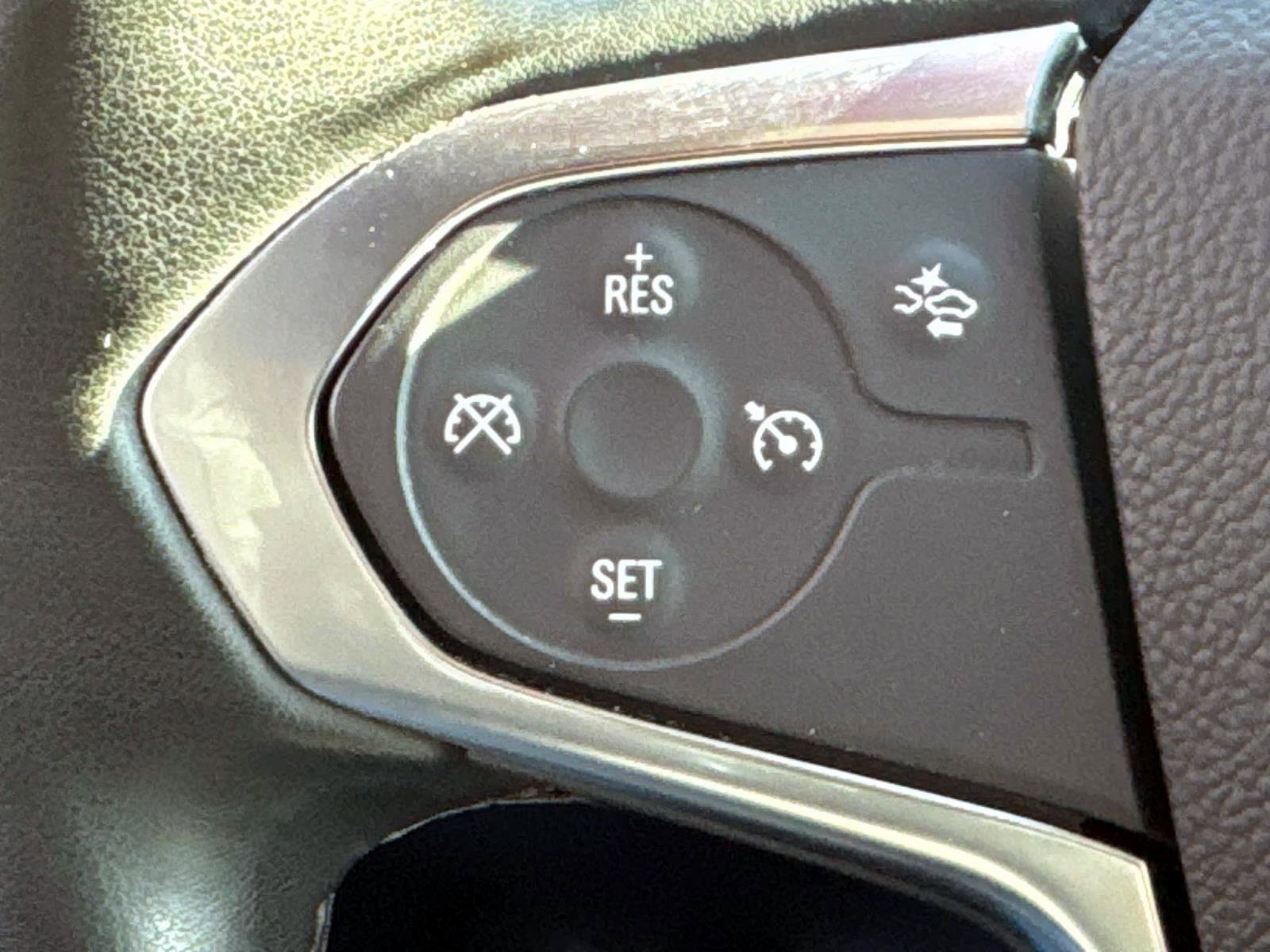 Certified 2023 Chevrolet Traverse LT image 17