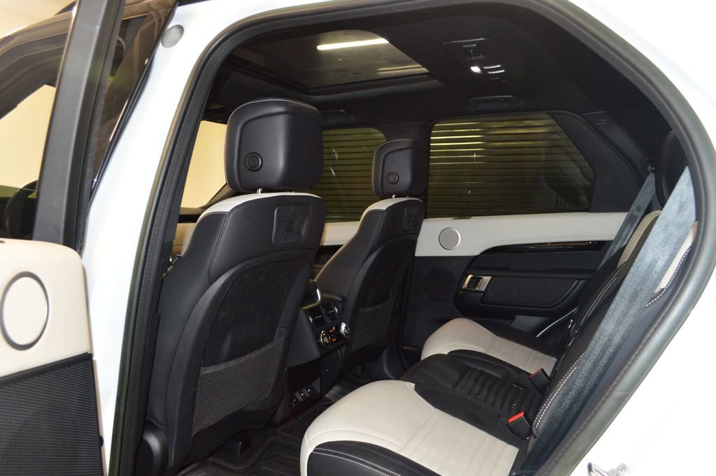 Used 2023 Land Rover Discovery S R-Dynamic AWD/4WD image 32