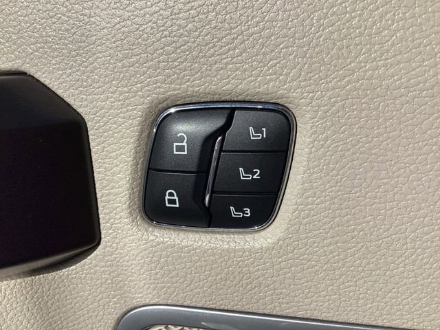 Used 2021 Ford F350 Limited image 30