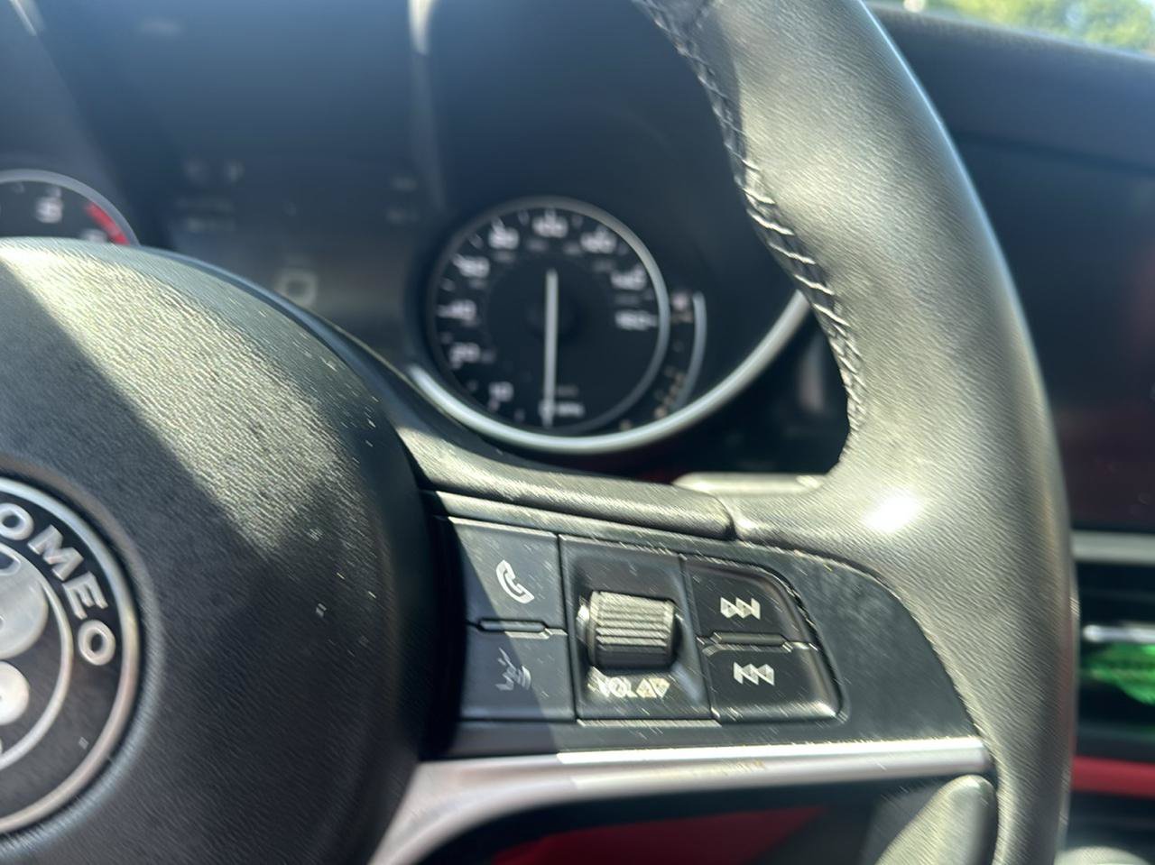 Used 2019 Alfa Romeo Giulia AWD w/ Cold Weather Package image 21