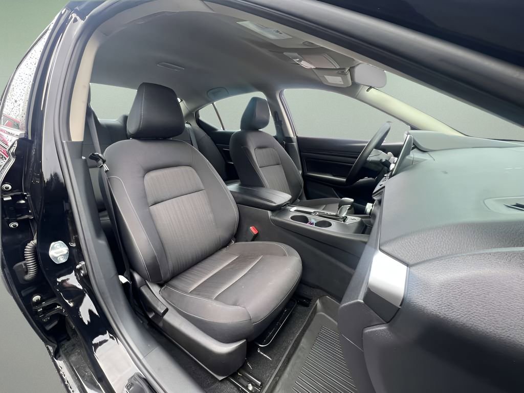 Used 2025 Nissan Altima 2.5 S FWD image 10