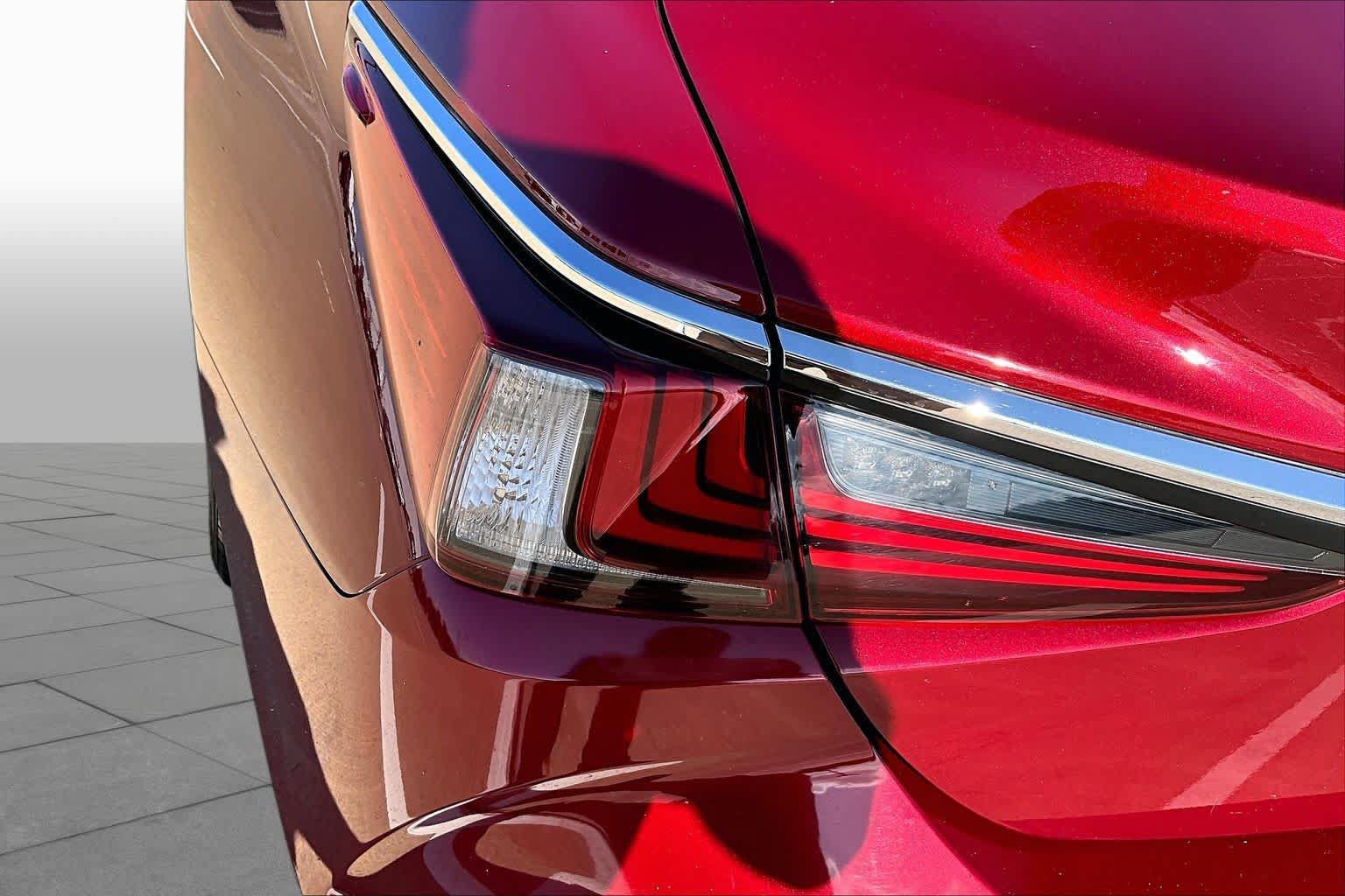 Used 2020 Lexus ES 350 w/ Accessory Package 2 FWD image 29
