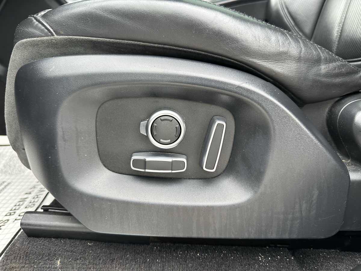 Used 2016 Land Rover Range Rover Sport HSE image 16