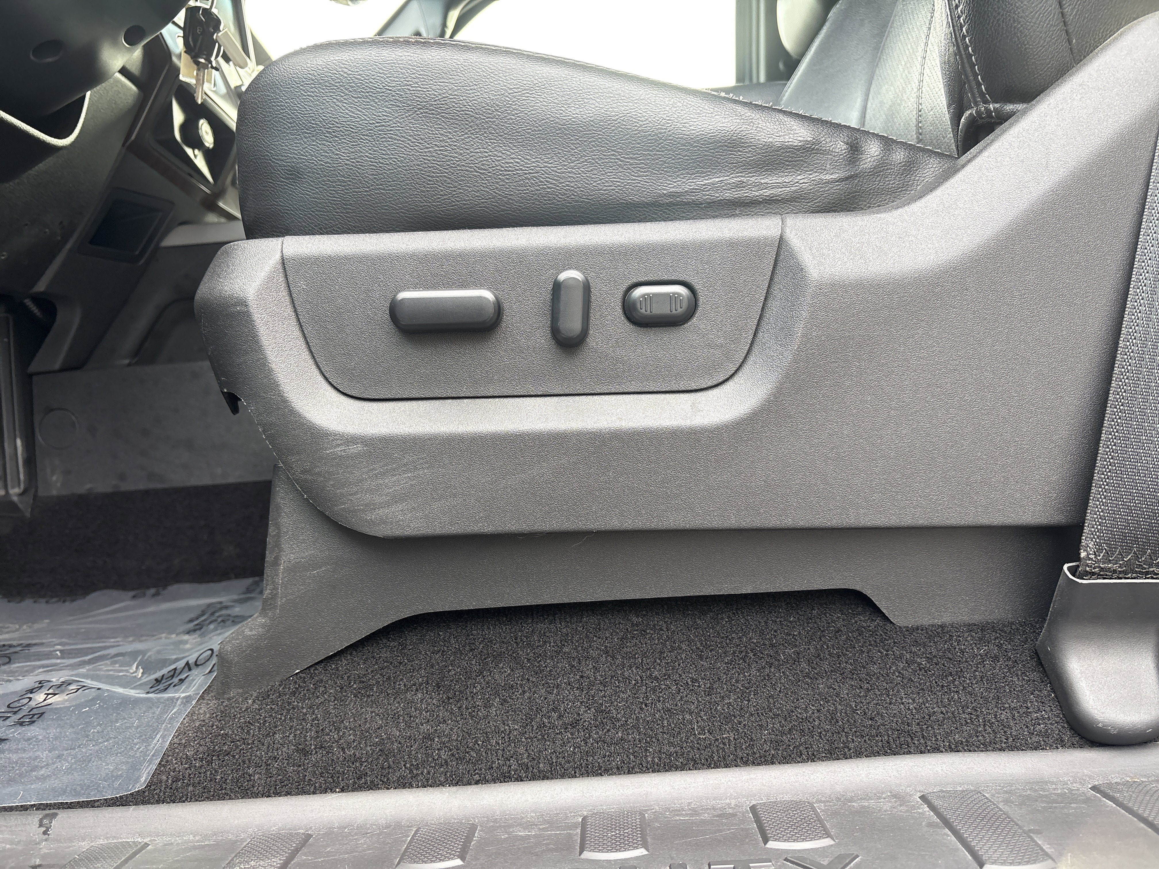 Used 2014 Ford F350 Lariat w/ Lariat Ultimate Package image 12