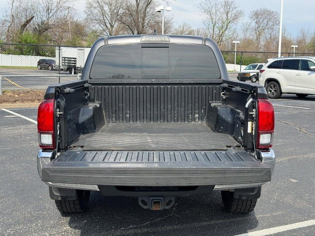 Used 2018 Toyota Tacoma TRD Off-Road image 4