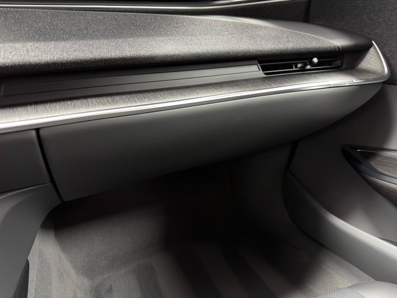 Used 2025 Lucid Air Pure RWD image 22