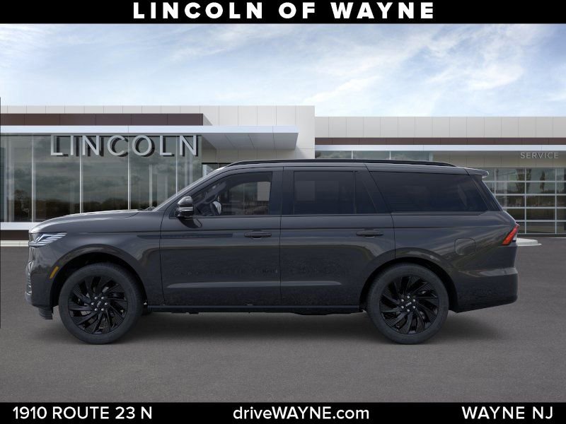 New 2025 Lincoln Navigator Reserve w/ Jet Appearance Package image 3