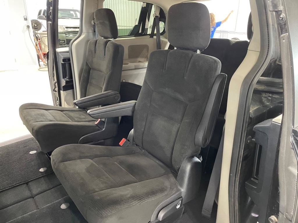 Used 2015 Dodge Grand Caravan SE w/ Quick Order Package 29E SE FWD image 13