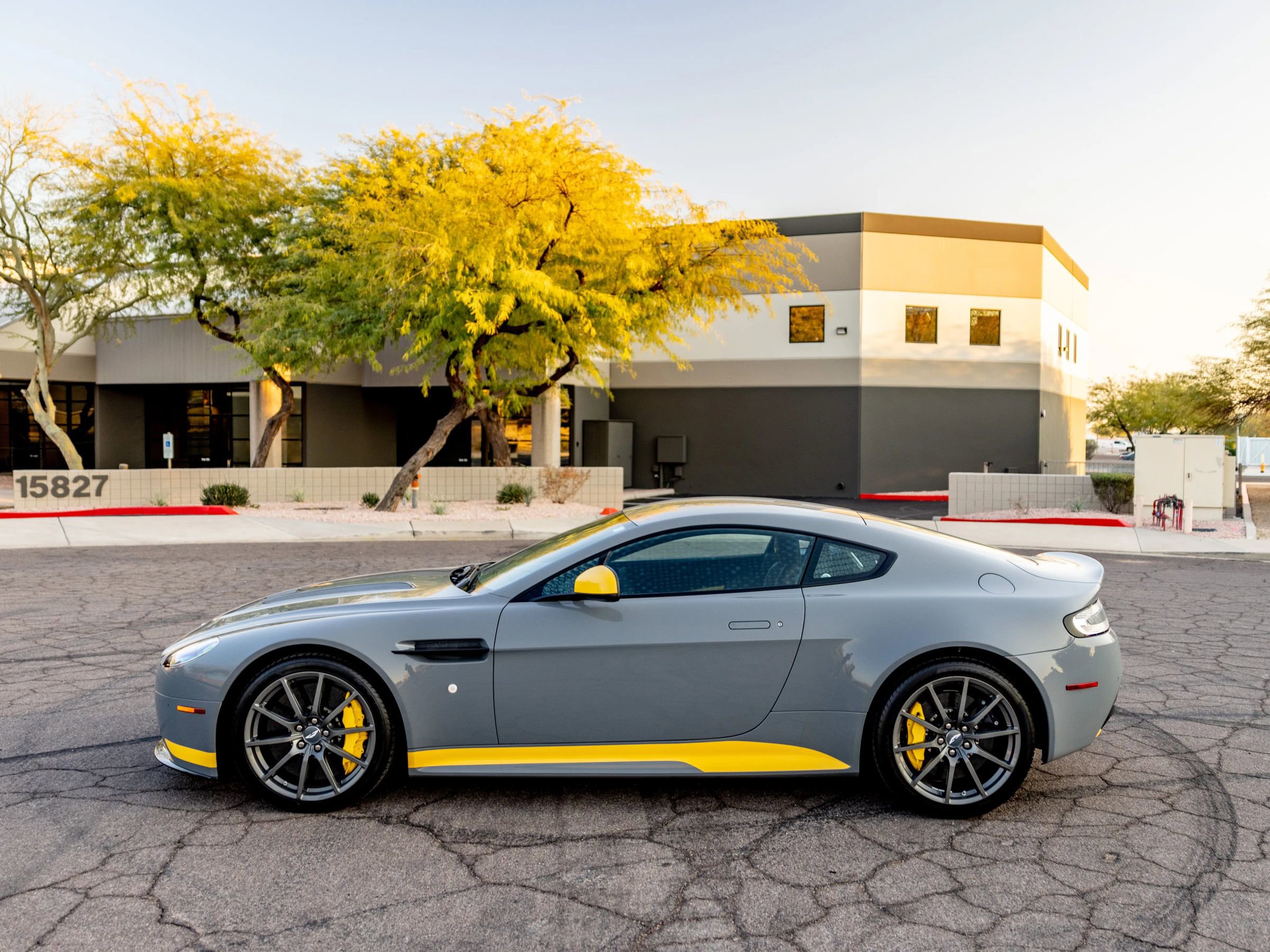 Used 2017 Aston Martin V12 Vantage S image 14