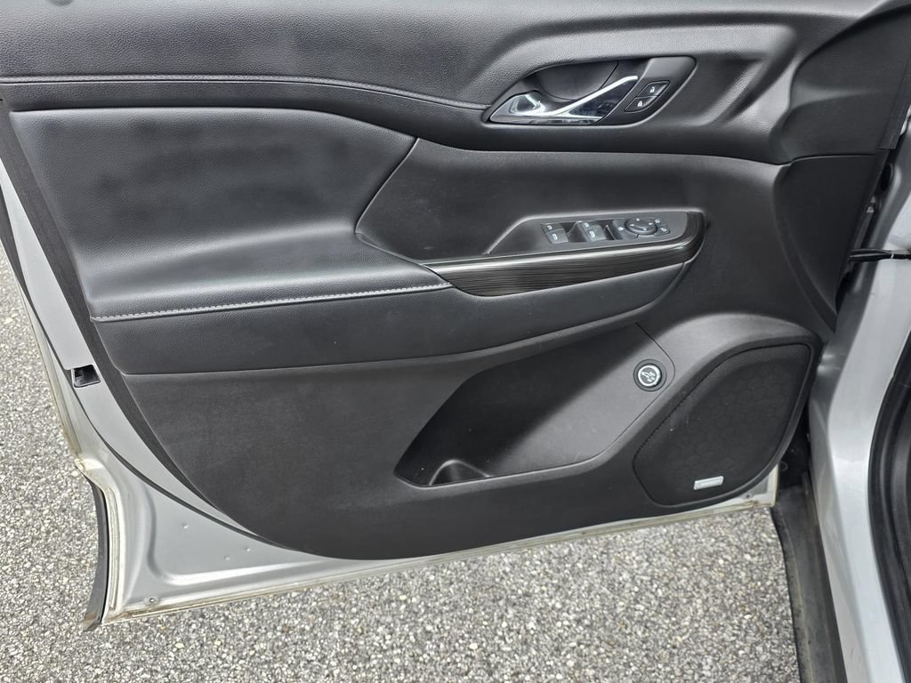Used 2019 GMC Acadia SLT FWD image 30