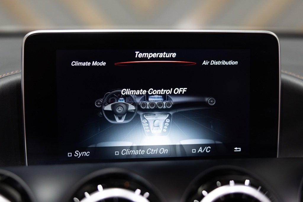 Used 2018 Mercedes-Benz AMG GT Roadster w/ Exclusive Interior Package image 37