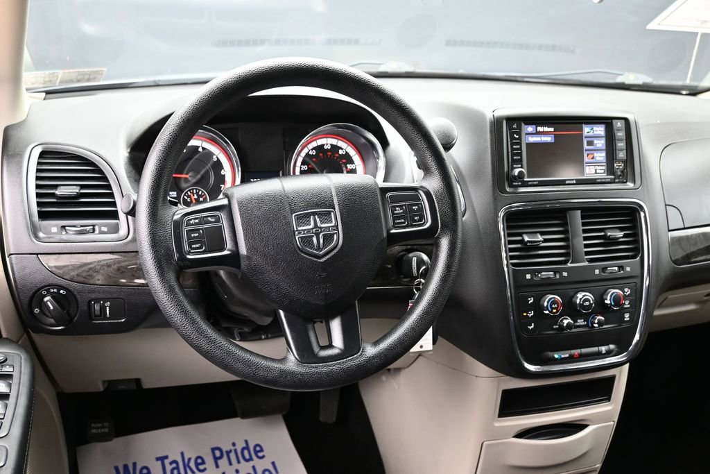 Used 2018 Dodge Grand Caravan SE w/ UConnect Hands-Free Group FWD image 30