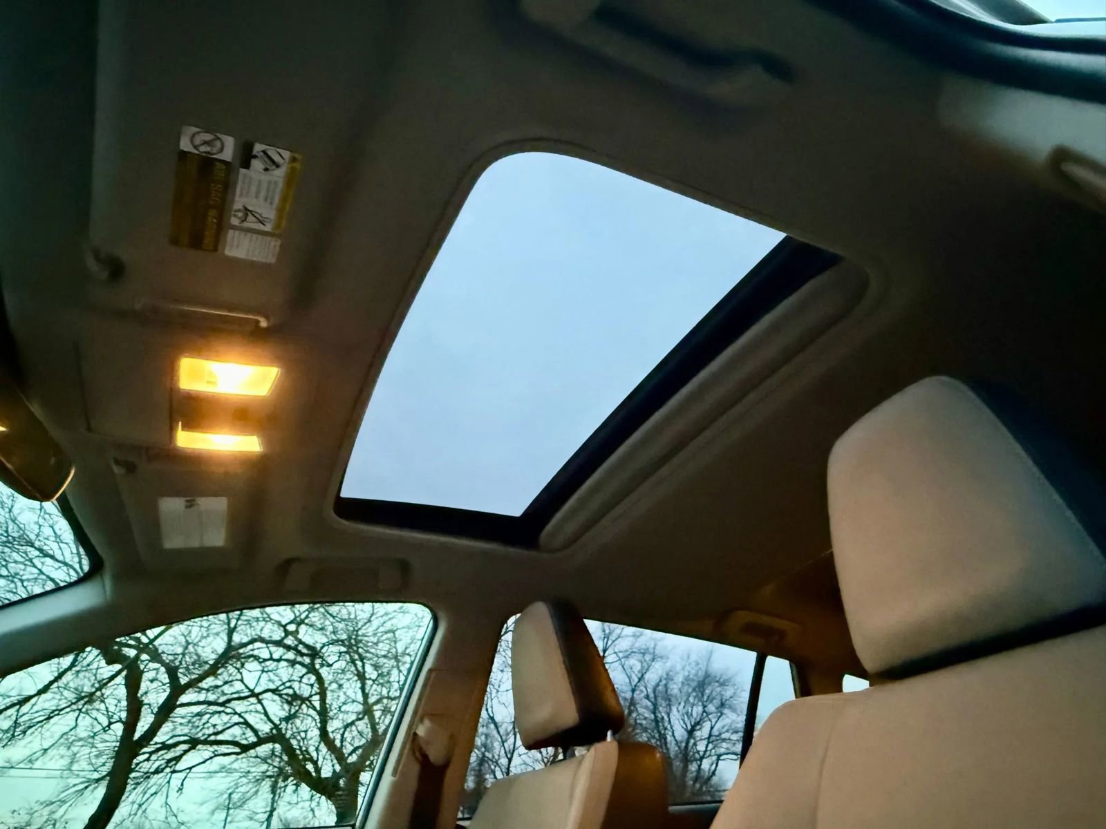 Used 2016 Toyota RAV4 Limited image 12