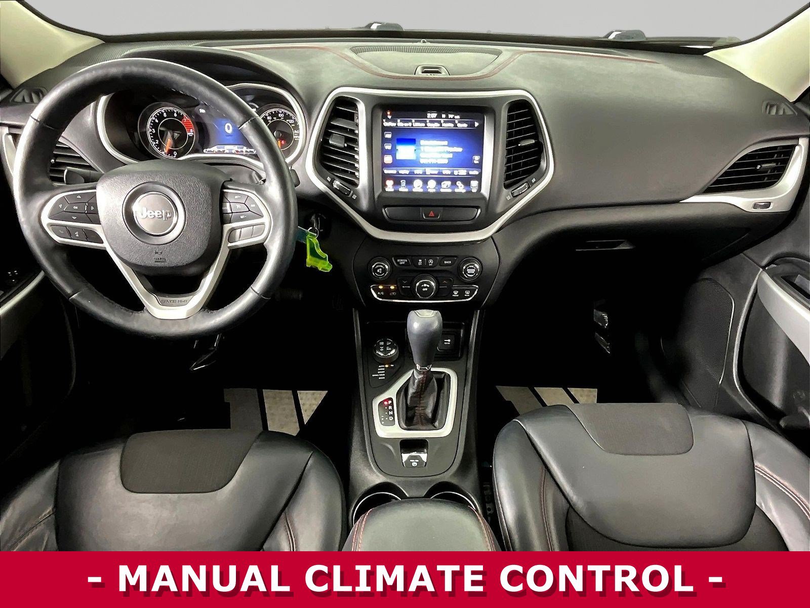 Used 2017 Jeep Cherokee Trailhawk w/ Cold Weather Group AWD/4WD image 7