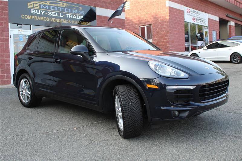 Used 2016 Porsche Cayenne w/ Premium Package AWD/4WD image 7