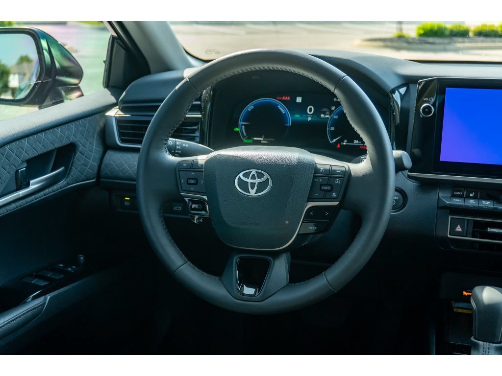 Used 2026 Toyota Camry XLE FWD image 21