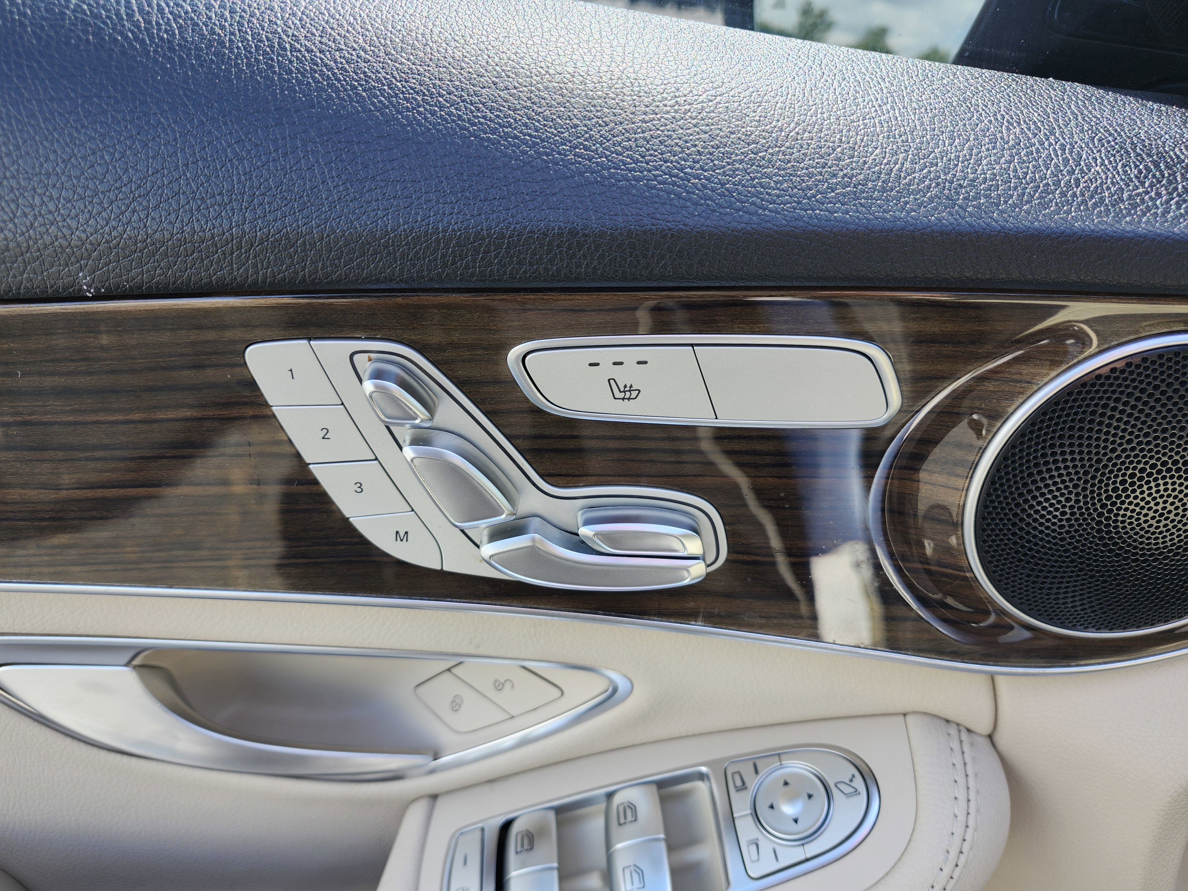 Used 2019 Mercedes-Benz C 300 4MATIC Sedan image 27
