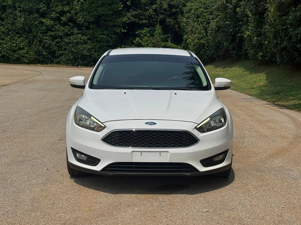 Used 2015 Ford Focus SE w/ Equipment Group 201A FWD image 3