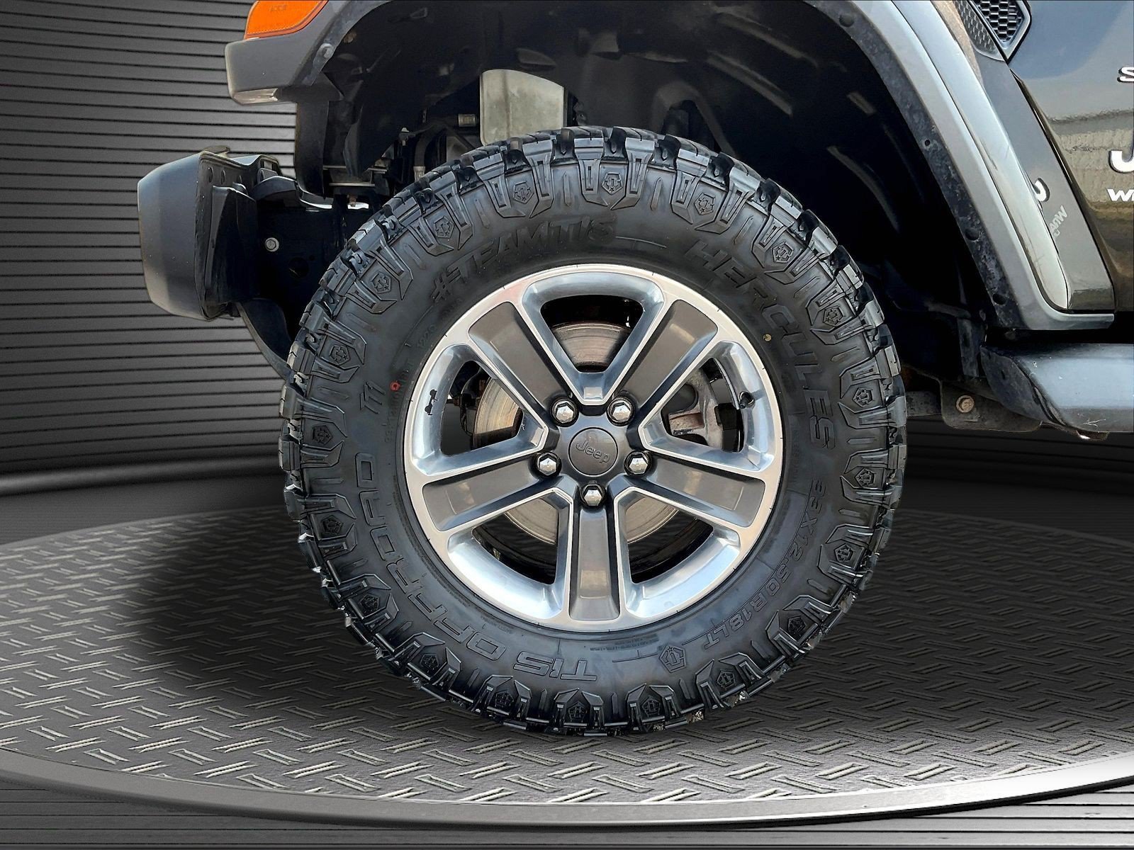 Used 2019 Jeep Wrangler Unlimited Sahara AWD/4WD image 30