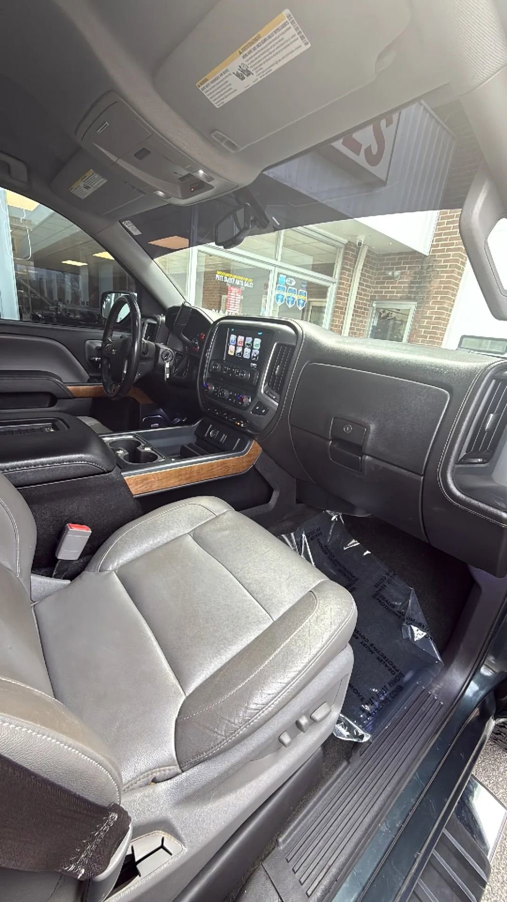 Used 2017 Chevrolet Silverado 1500 LTZ w/ LTZ Plus Package image 13