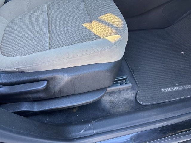 Used 2022 Chevrolet Traverse LS image 40