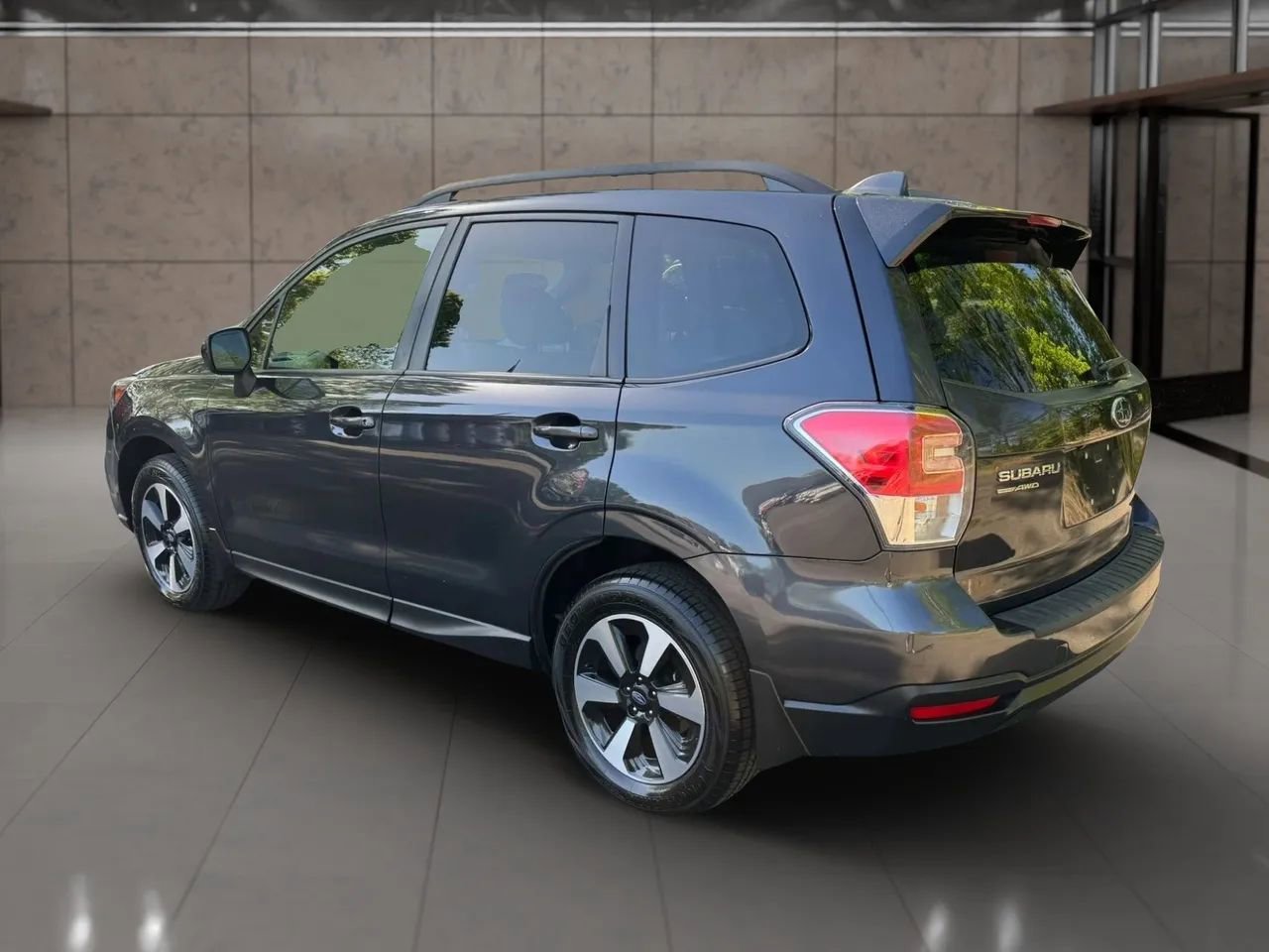 Used 2018 Subaru Forester 2.5i Premium w/ Protection Package #1 AWD/4WD image 4