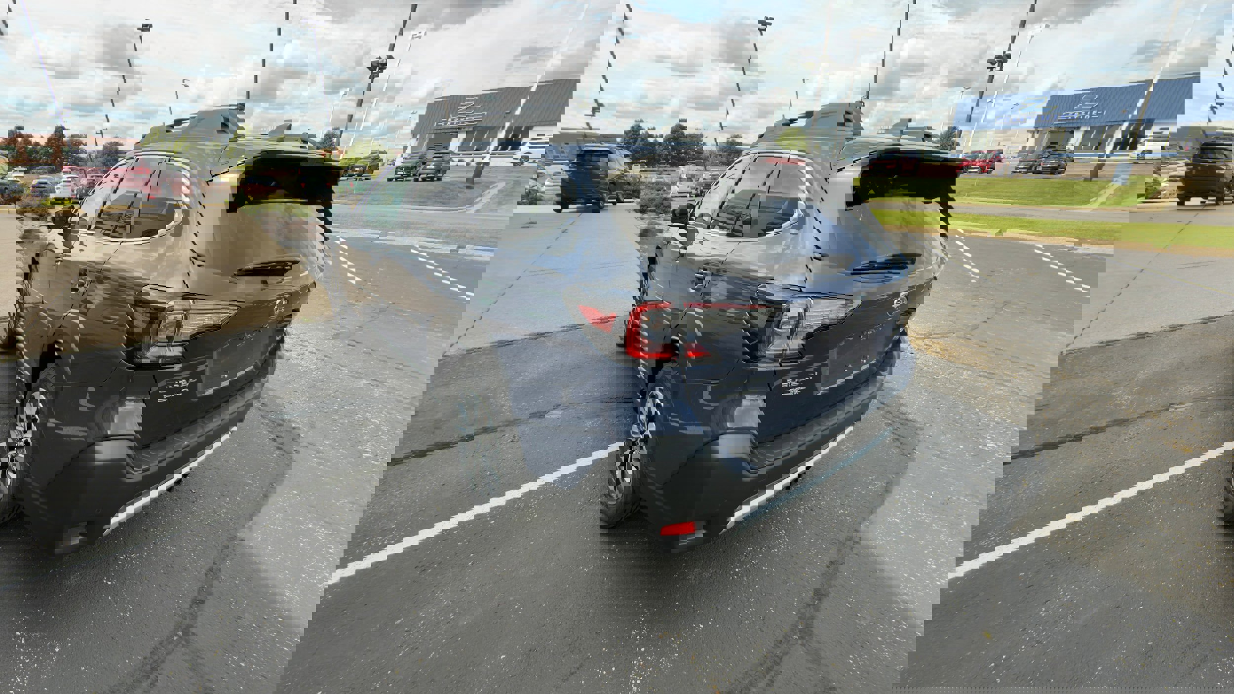 Used 2023 Subaru Outback Limited image 5