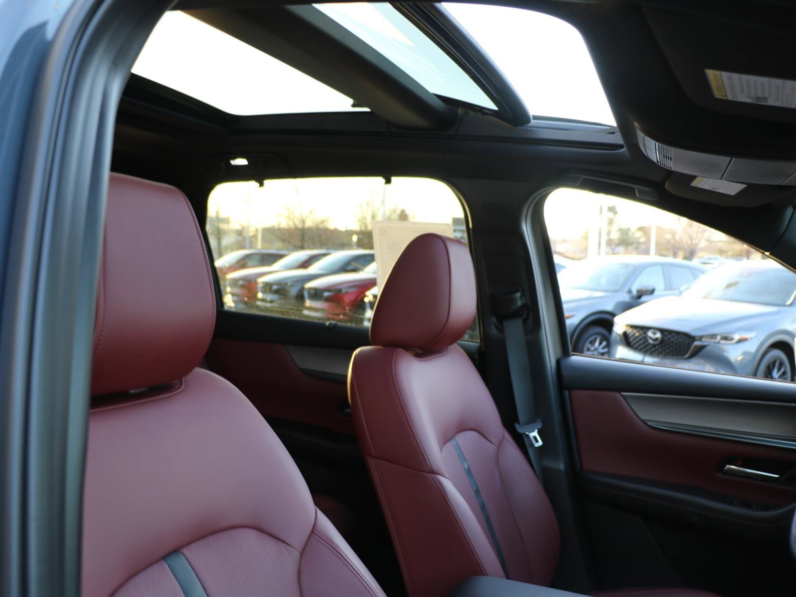 Certified 2025 MAZDA CX-70 Plug-In Hybrid w/ Premium Plus image 7