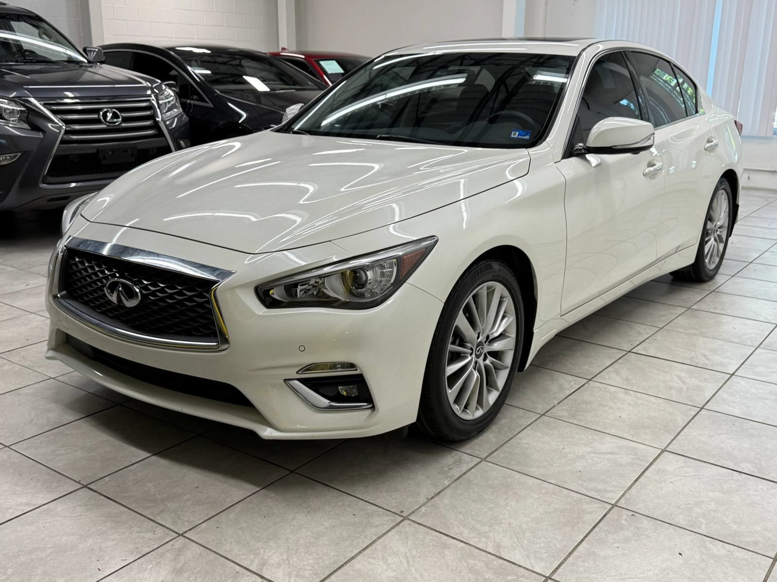 Used 2021 INFINITI Q50 Luxe w/ Cargo Package RWD image 3