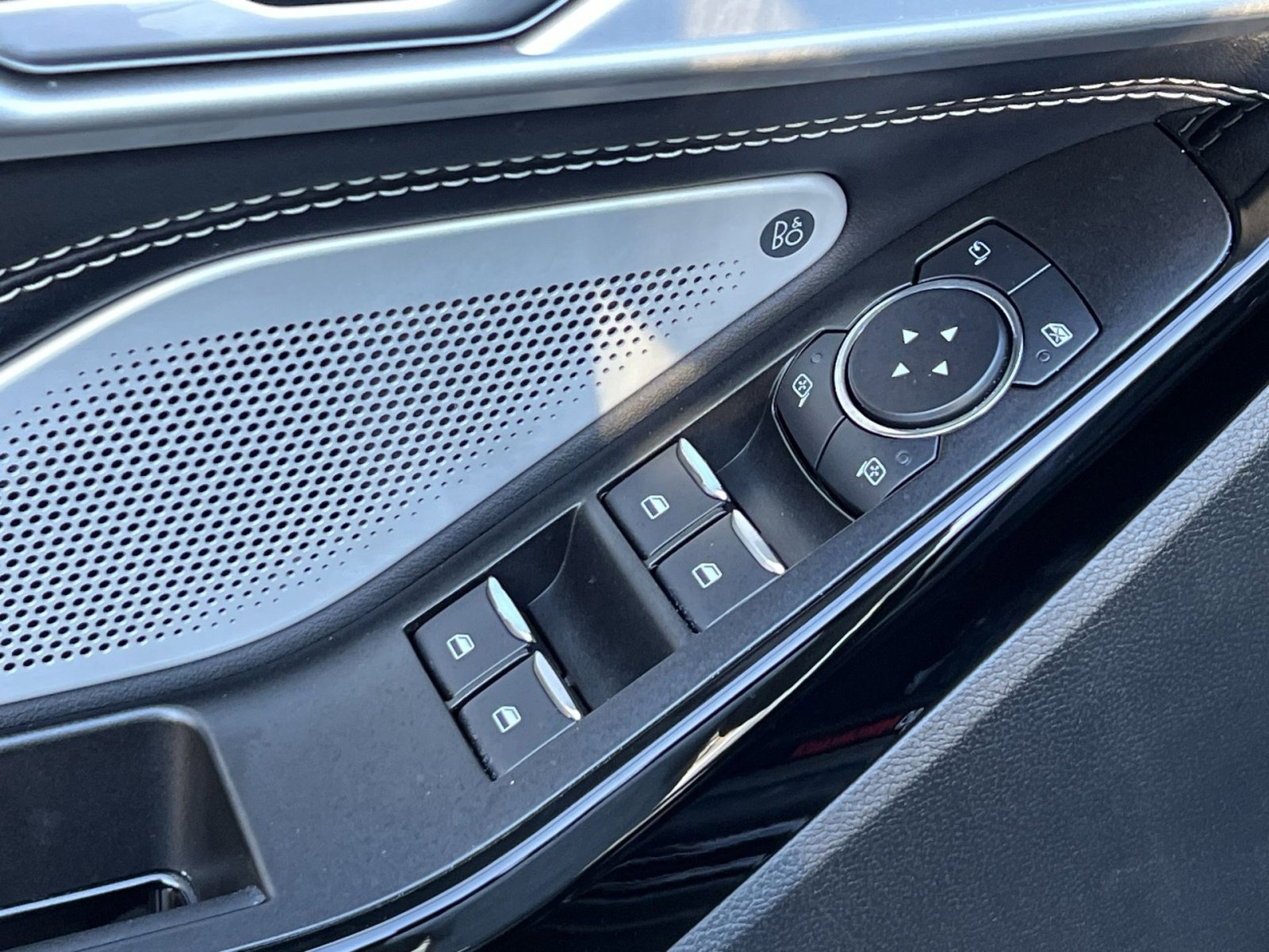 Used 2022 Ford Explorer ST w/ Equipment Group 401A image 13