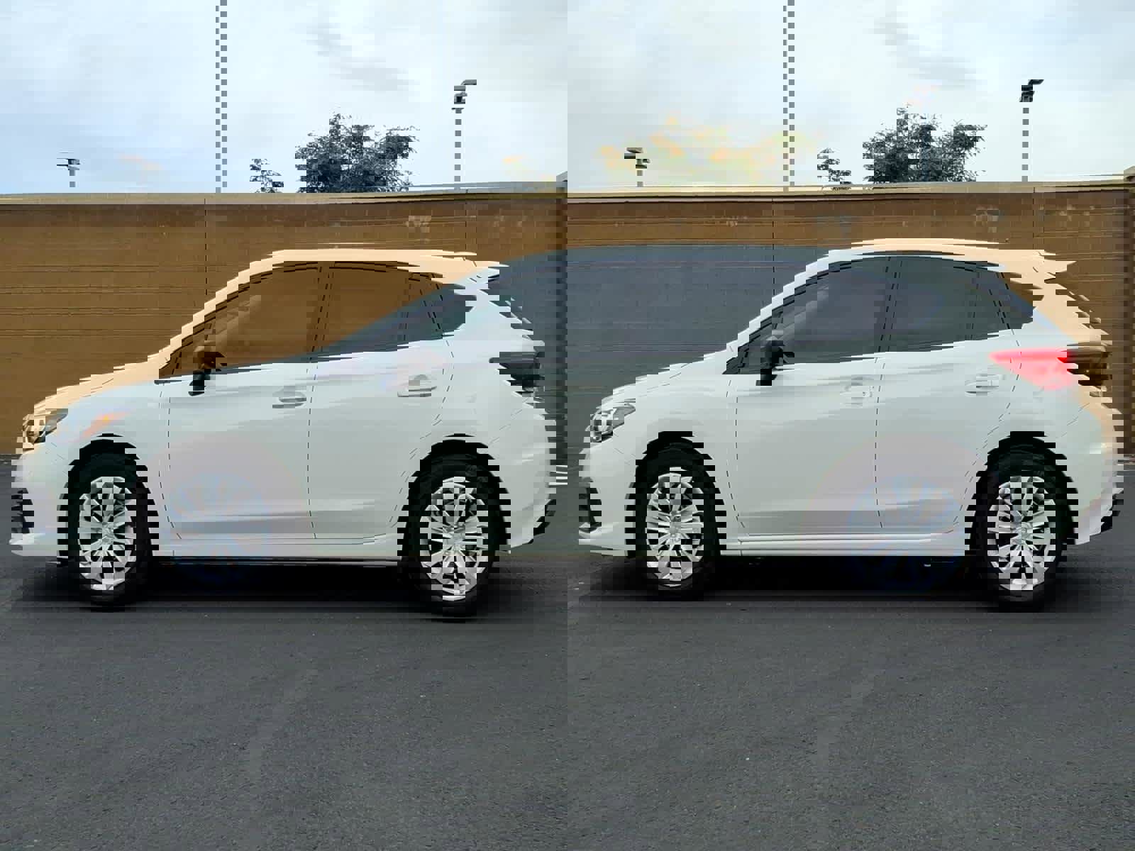 Used 2023 Subaru Impreza 2.0i image 2