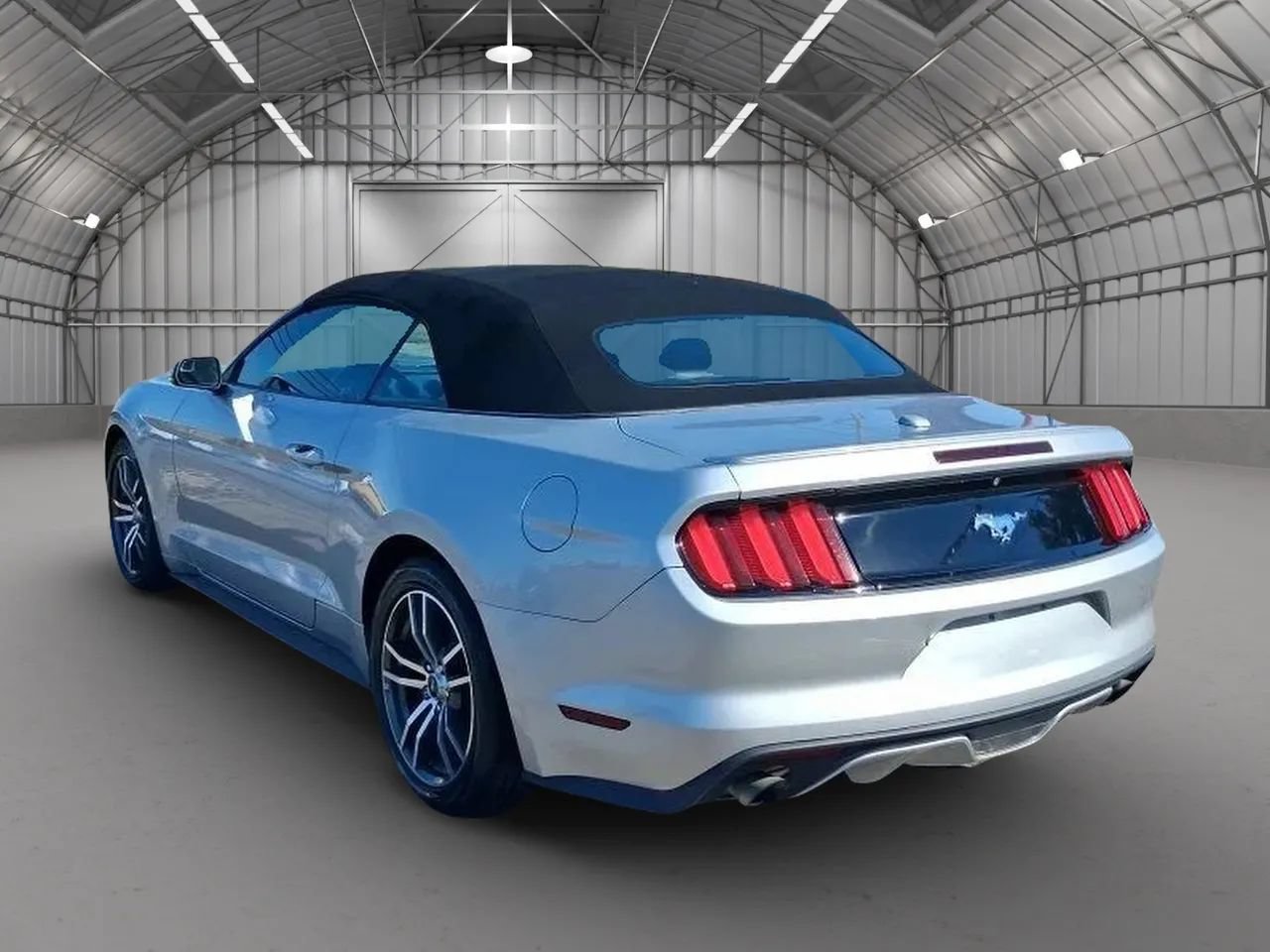 Used 2016 Ford Mustang Premium RWD image 5