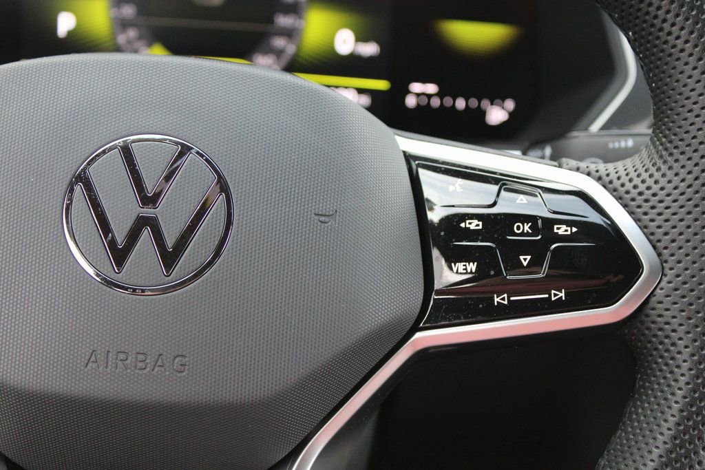 Certified 2024 Volkswagen Tiguan SE R-Line AWD/4WD image 13