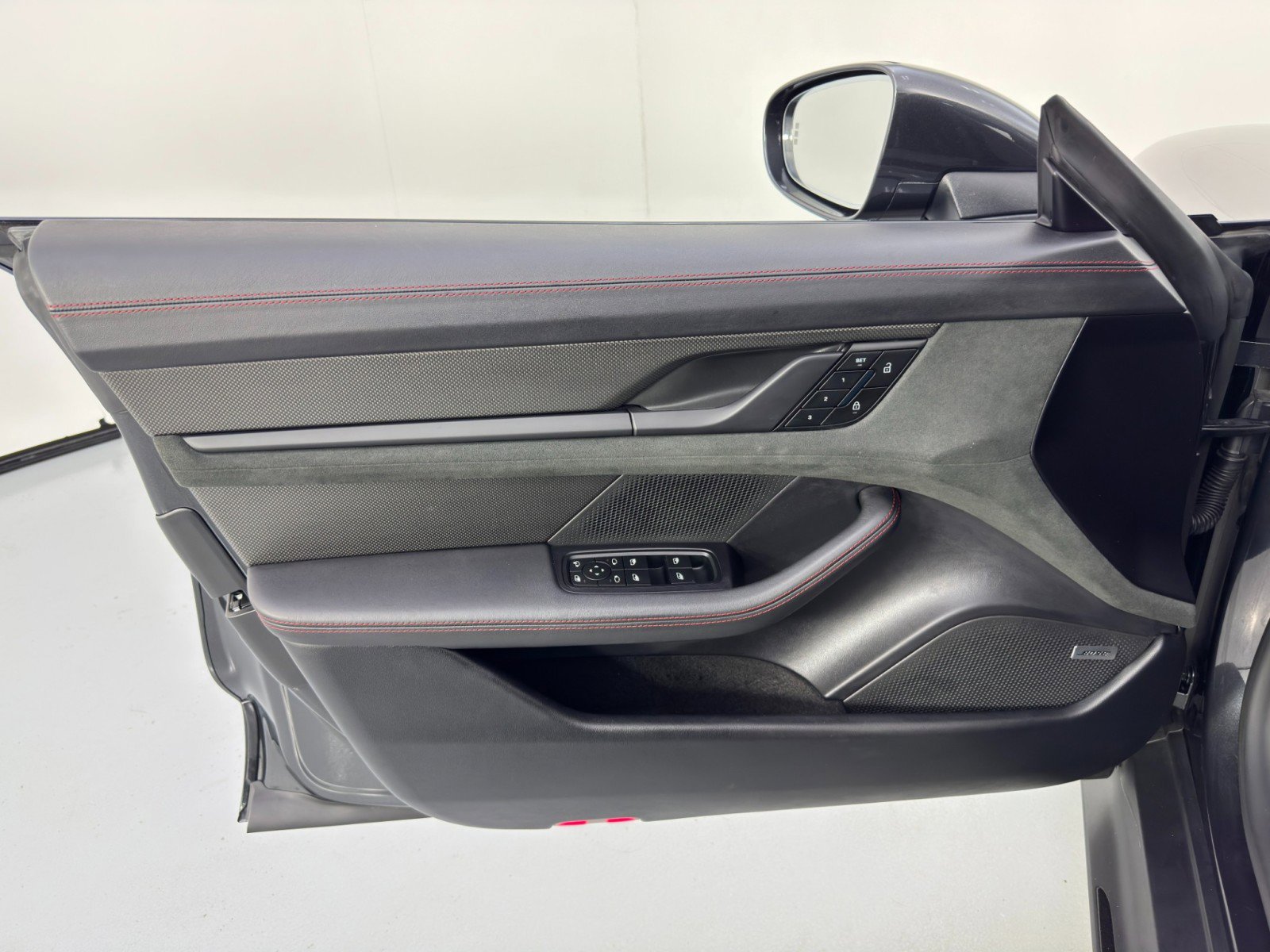 Used 2023 Porsche Taycan GTS image 45