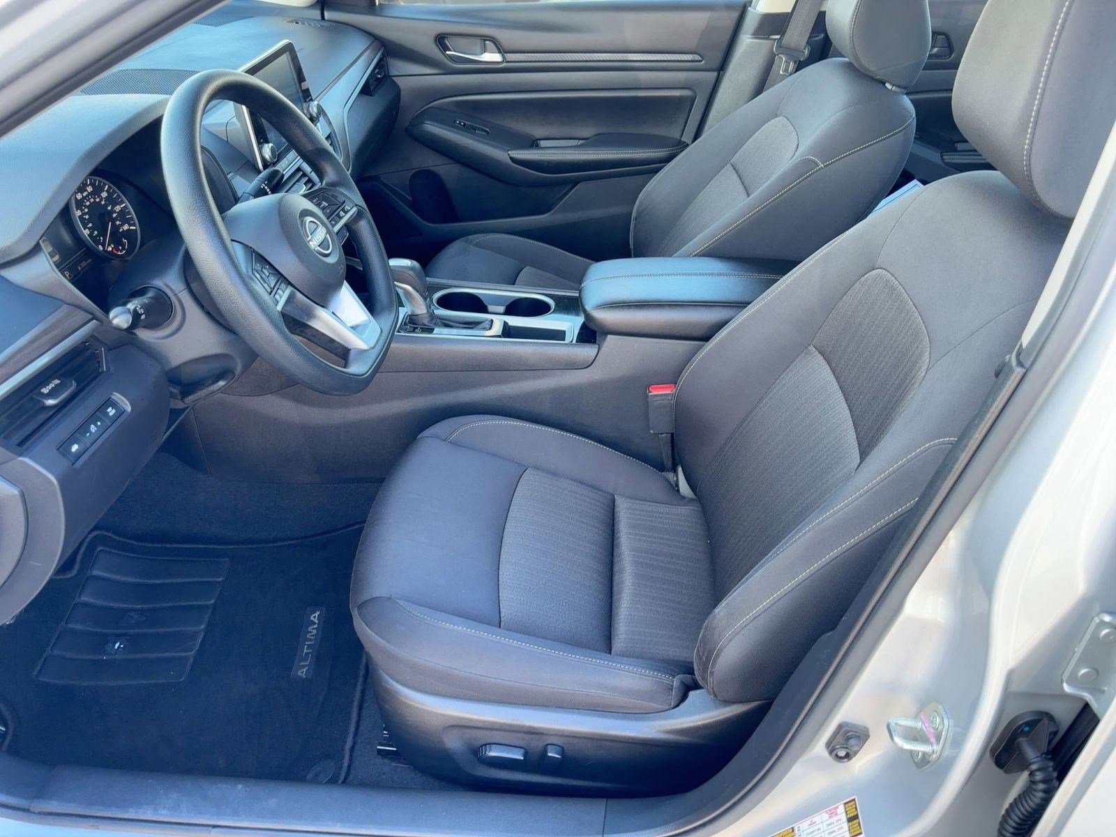 Used 2024 Nissan Altima 2.5 SV image 5