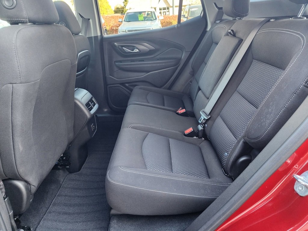 Used 2023 GMC Terrain SLE w/ Driver Convenience Package image 13