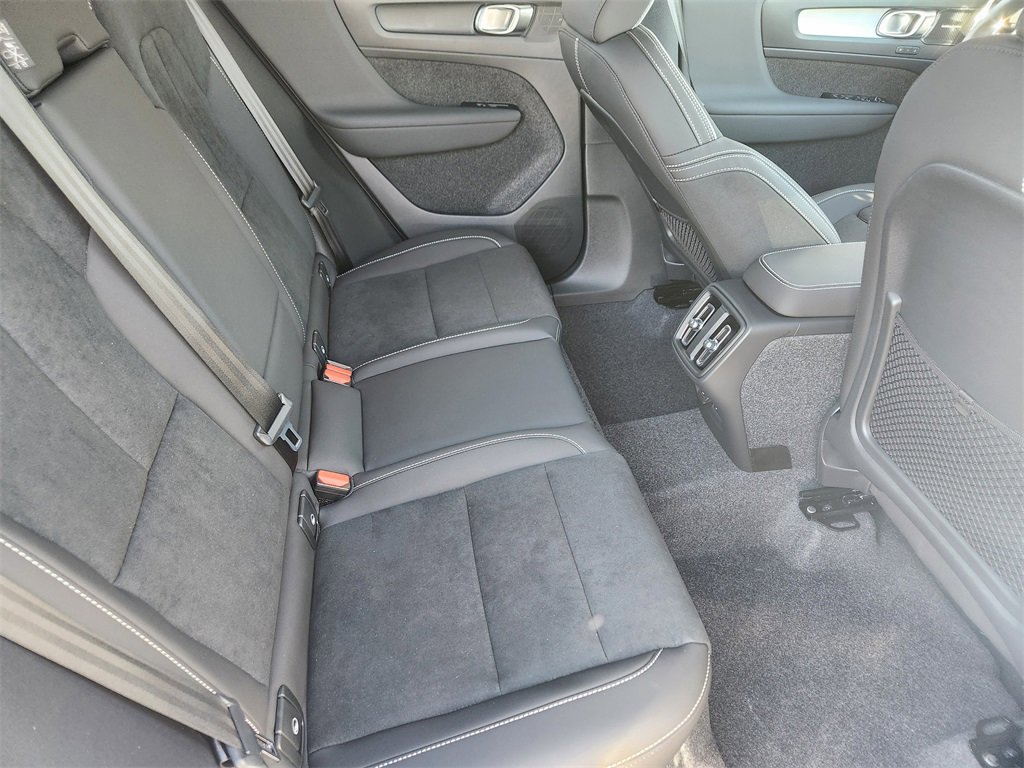 New 2026 Volvo XC40 B5 Ultra w/ Climate Package image 28